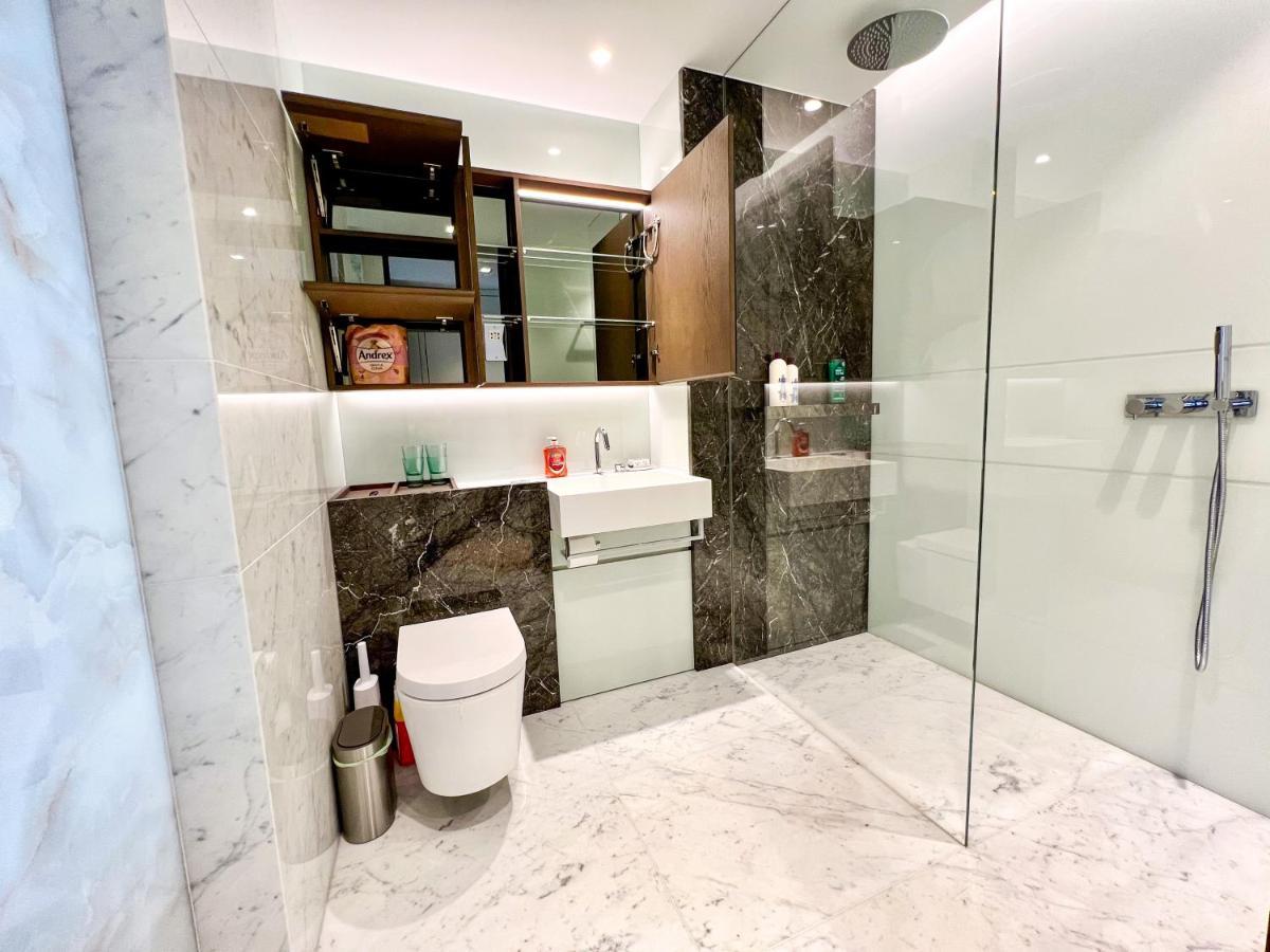 Deluxe Entire Studio Next To London Eye & Trafalgar Square Aparthotel Luaran gambar