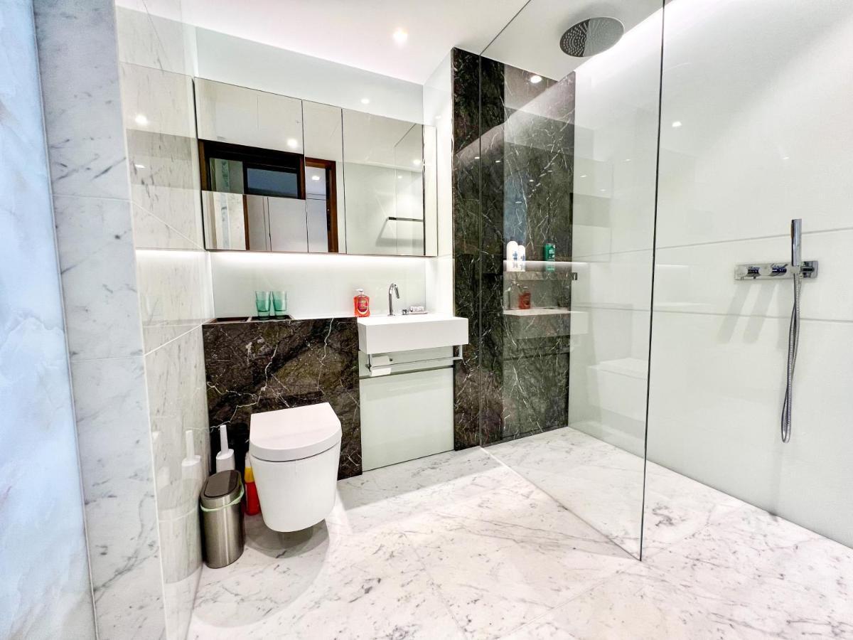 Deluxe Entire Studio Next To London Eye & Trafalgar Square Aparthotel Luaran gambar